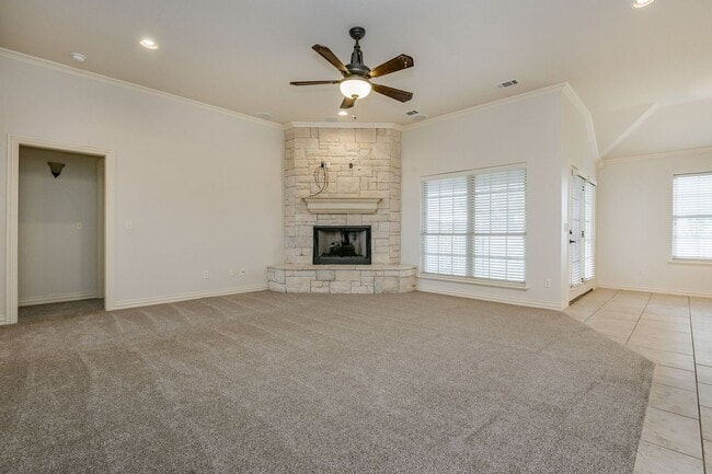 Building Photo - Bushland home for lease