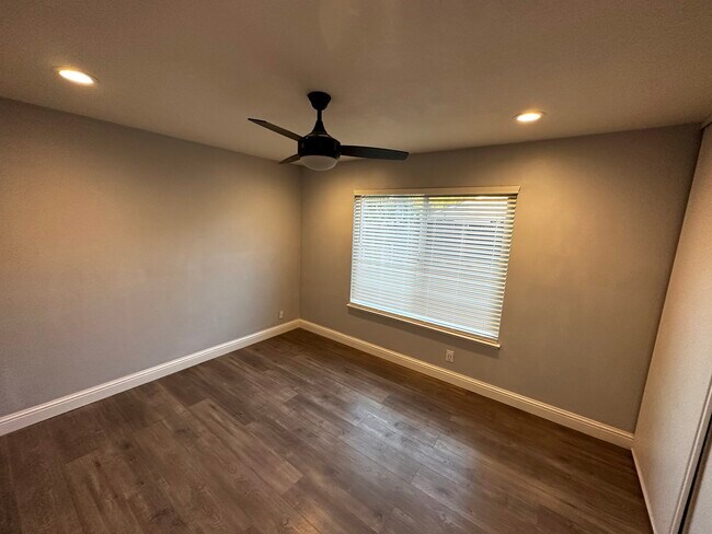 Building Photo - 280 Bromley Cross Dr