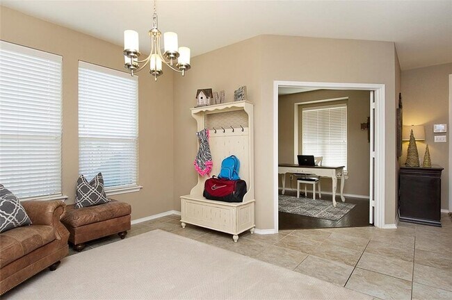 Foto del edificio - 105 Golden Bear Dr