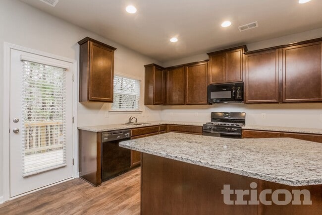 Foto del edificio - 55 Thorndale Ct