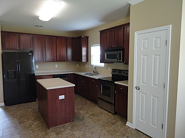 Building Photo - 7317 Ethans Way