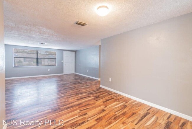Building Photo - 3 br, 2 bath House - 8906 Farmington Ln.