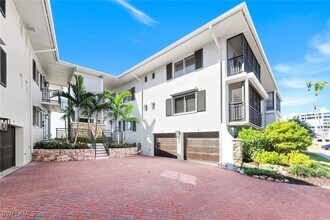 Building Photo - 2211 Gulf Shore Blvd N