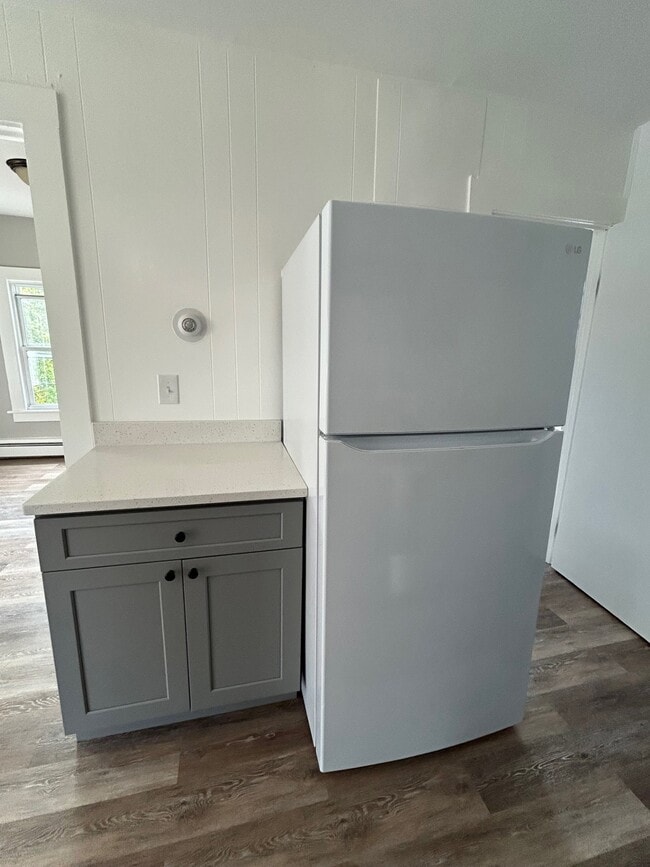Kitchen - 9 7th St