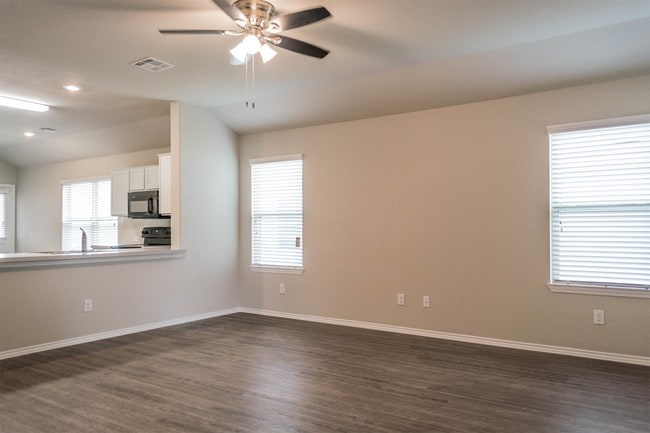 Foto del edificio - 2340 Arctic Warbler