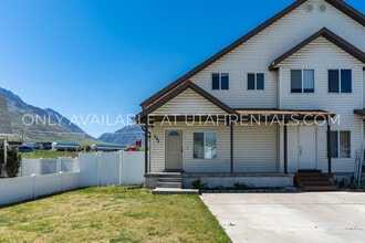 Building Photo - 692 E 180 N