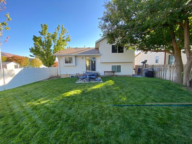 Foto del edificio - 1084 W 1060 N