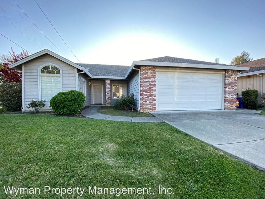 Primary Photo - 3 br, 2 bath House - 7 Michael Way