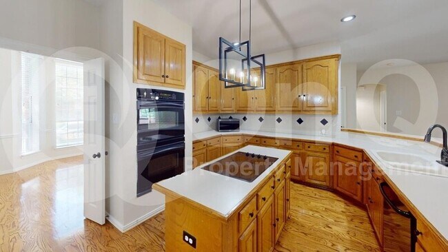 Building Photo - 1422 Tascosa Ct