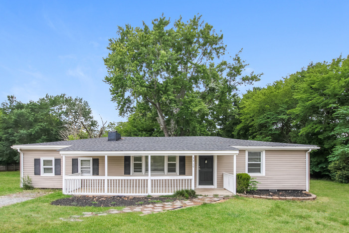 Primary Photo - Amazing 3 Bedroom Home