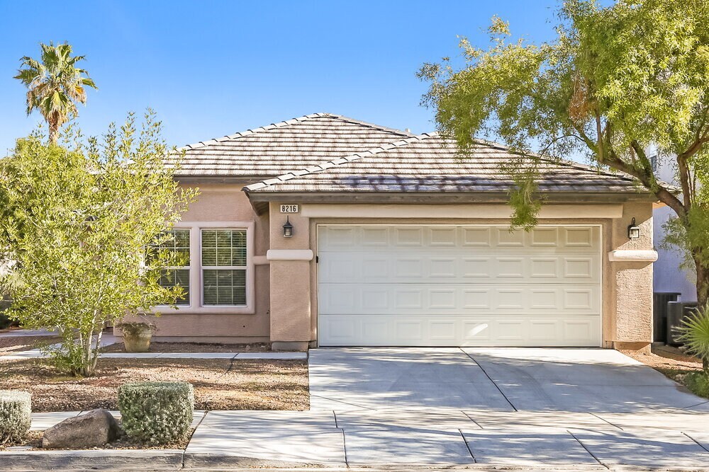 Foto principal - 8216 N Corset Creek St