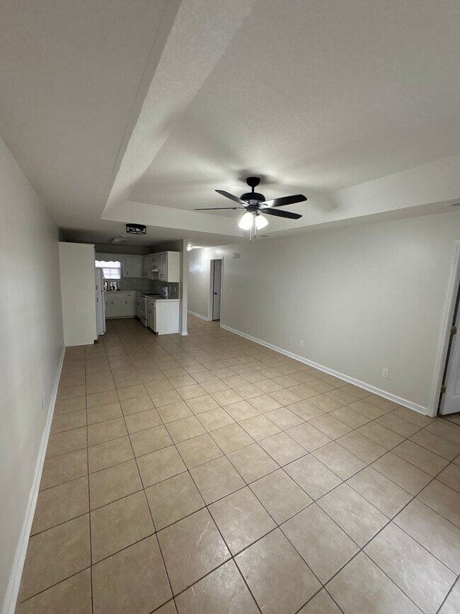 Building Photo - 106 Leeswood Cir