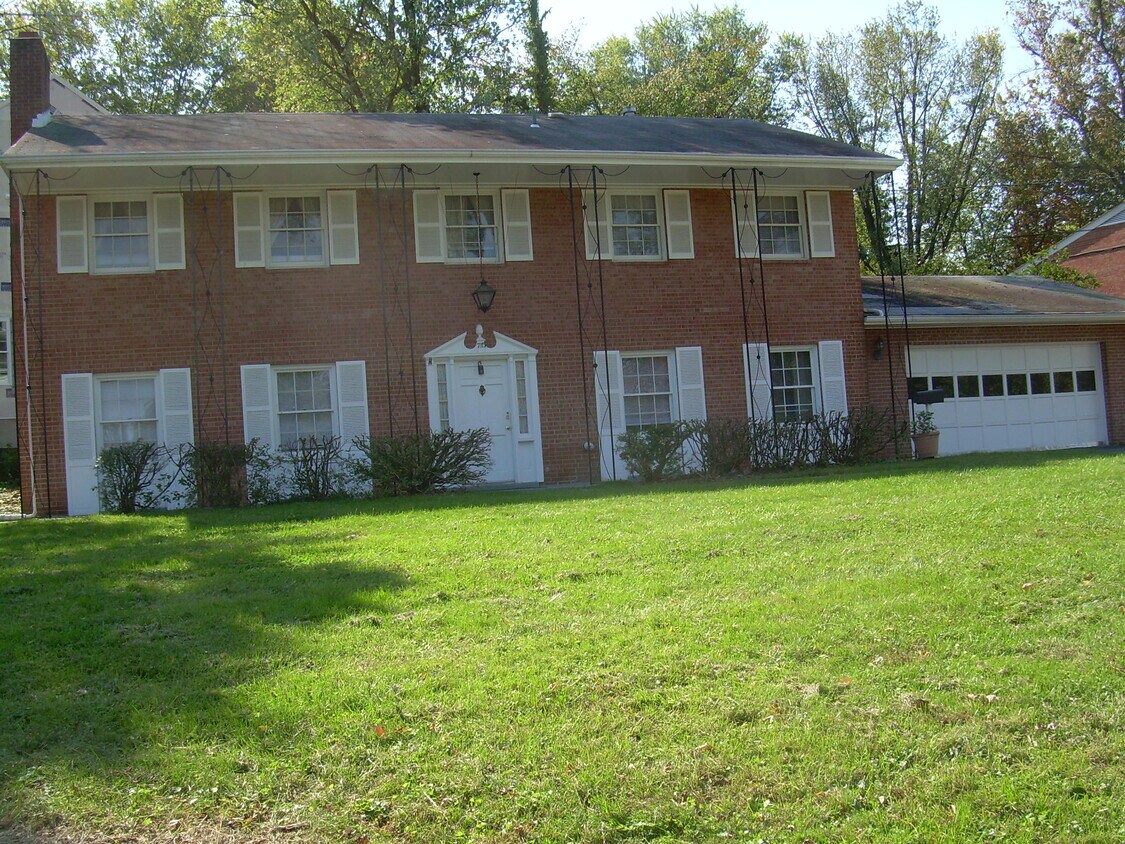 7113 Warbler Ln, McLean, VA 22101 House Rental in McLean, VA