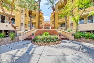 Building Photo - 260 E Flamingo Rd