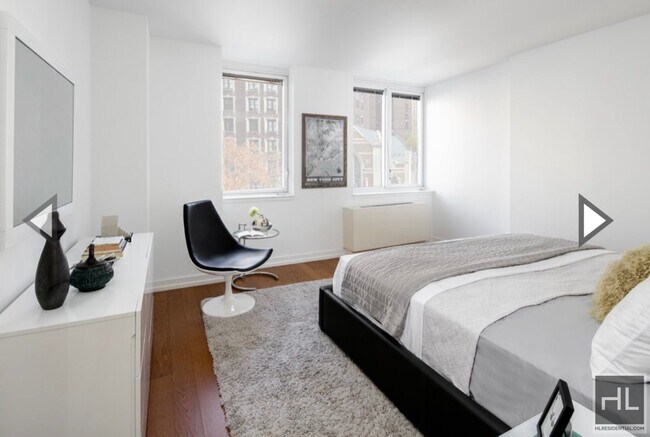 Building Photo - No Fee West 93rd Street Luxury Modern Livi...