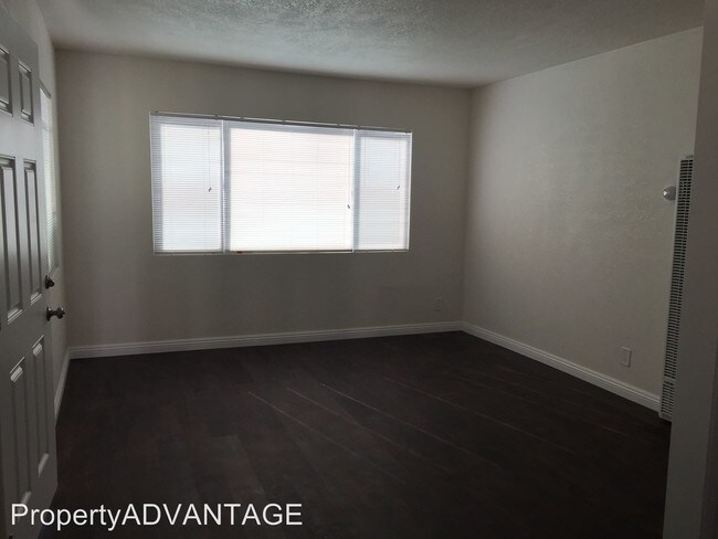 Building Photo - 203-209 W Los Angeles Dr