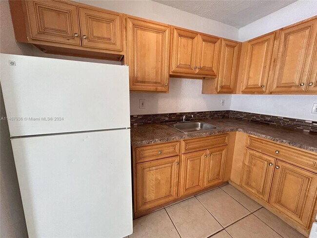 Building Photo - 8287 NE Miami Ct