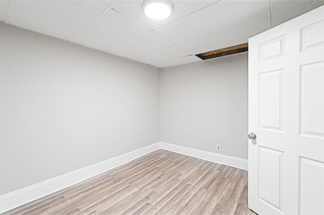 Building Photo - 168 Lunenburg St