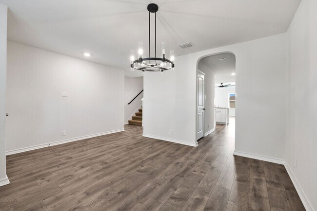 Building Photo - Beautiful NW Rental home available for asa...