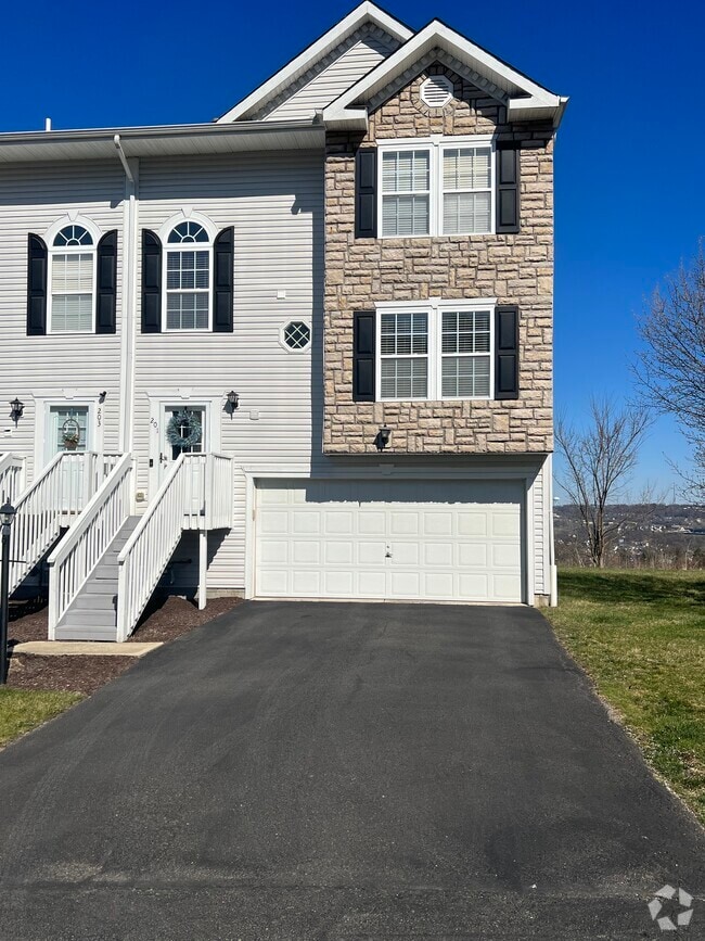 Apartments under 2,500 in Carnegie PA 10 Rentals