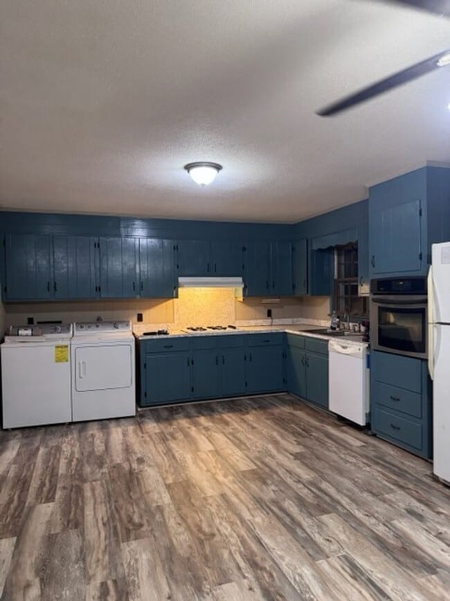 Building Photo - 3001 Green Grove Cir NE