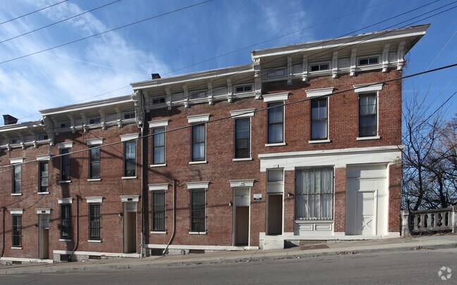 Building Photo - 19-27 W Clifton Ave