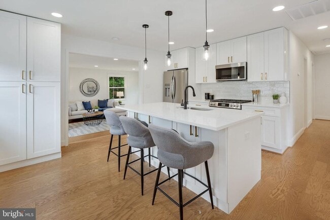 Foto del edificio - 14332 Belleville Ave