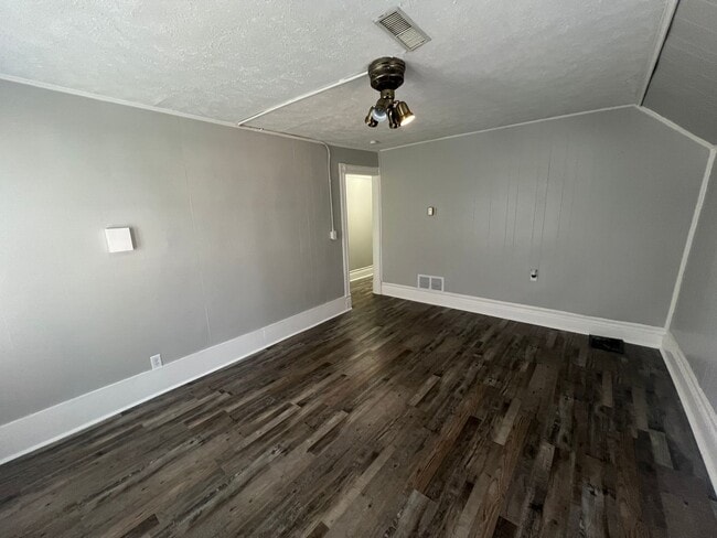 Building Photo - 2904 Q St