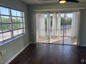Building Photo - 5 High Point Cir W