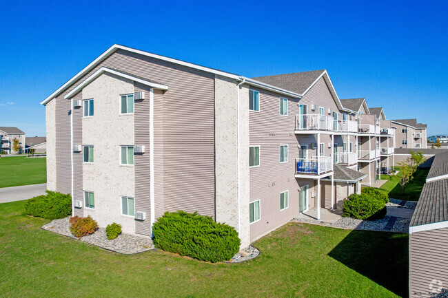 Building Photo - The Summers at Osgood Apartments