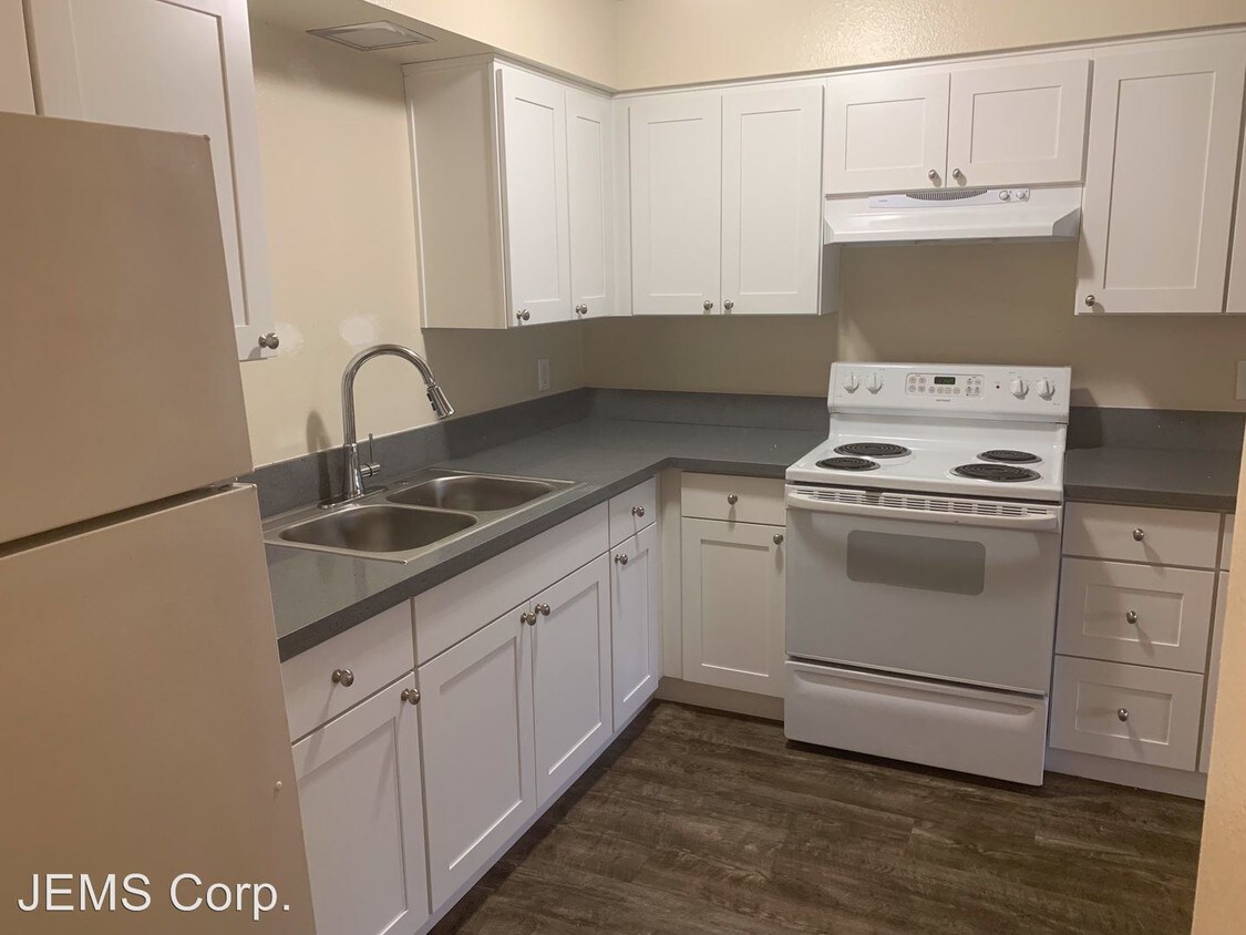 Foto principal - 3929 NE 78th Ave