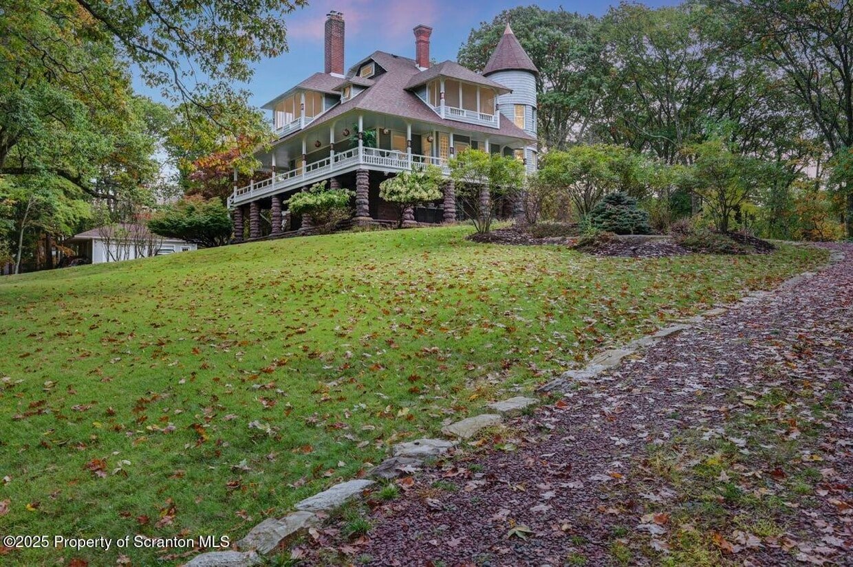 Primary Photo - 3360 Forest Rd