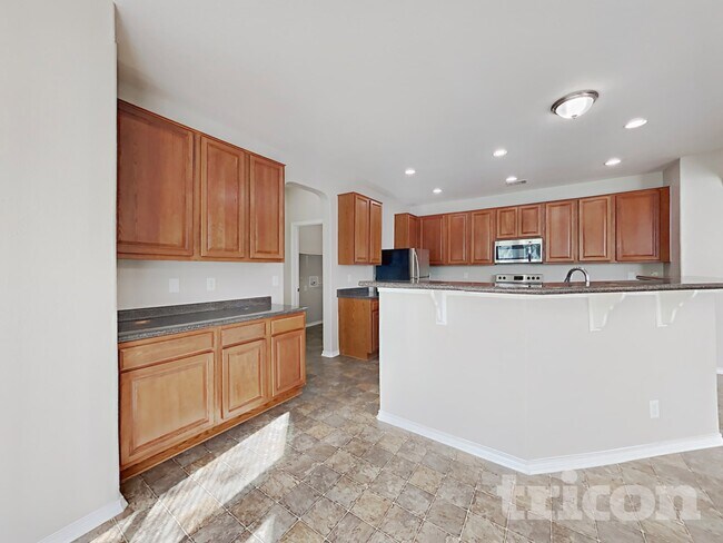 Building Photo - 320 Apricot Dr