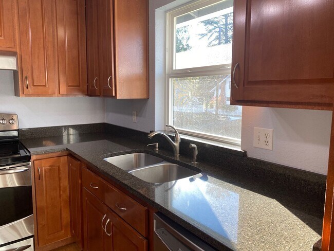 Foto del edificio - 4bd/1.75ba Carnation House