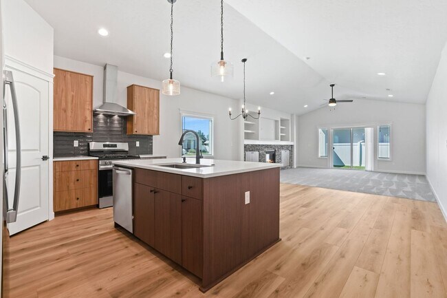 Building Photo - BRAND NEW & BEAUTIFUL 3BD/2BA/3-CAR GARAGE...