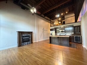 Building Photo - 1715 Summit St