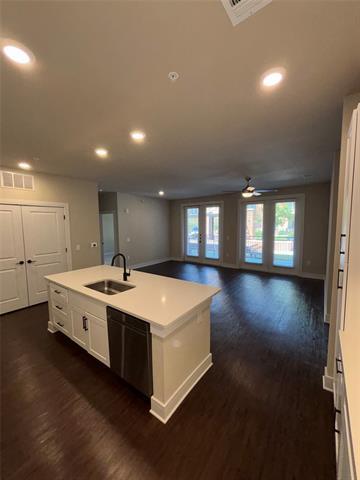 Building Photo - 111 Town Pl