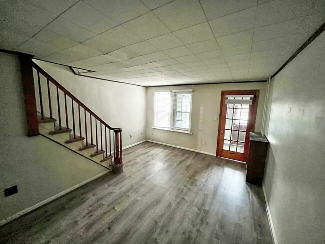 Building Photo - 1022 S 10th St