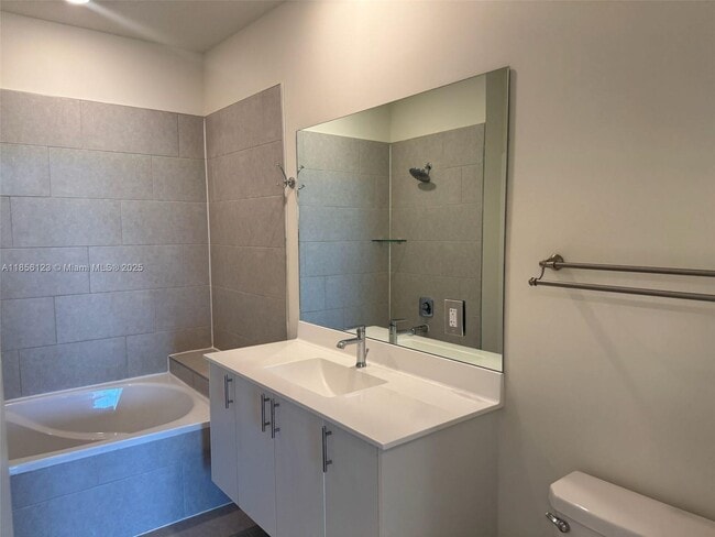 Foto del edificio - 8001 NW 41st St