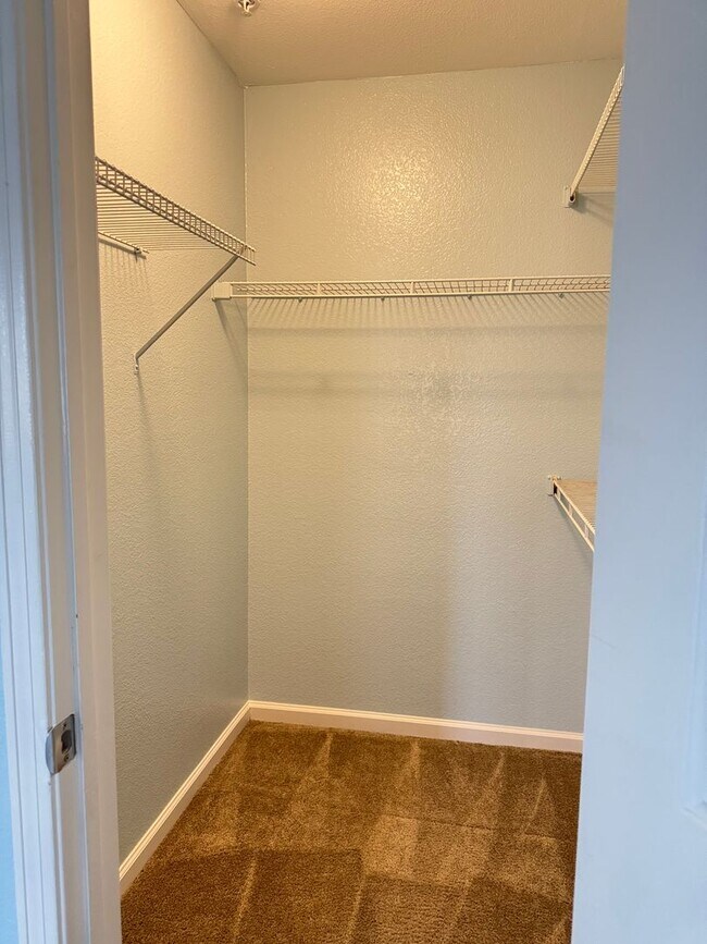 Foto del edificio - Magnificent 1 Bedroom Condo in Triana in Corona Ranch