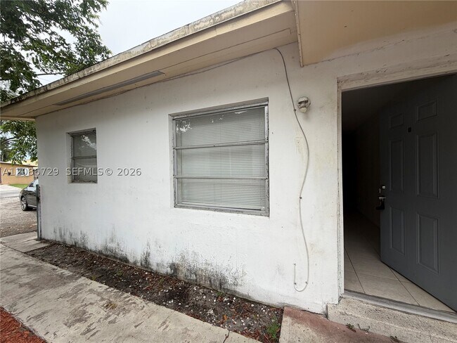 Foto del edificio - 148 NW 14th Way