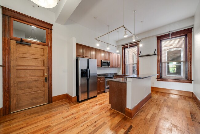 Building Photo - 1209 N Franklin St