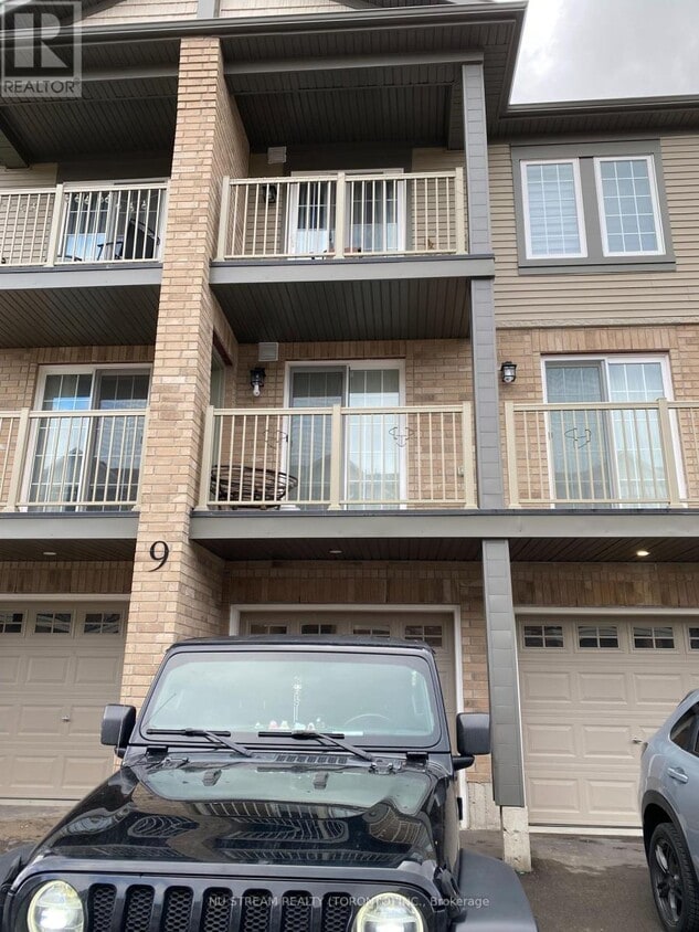 Primary Photo - 9 Hay Ln.