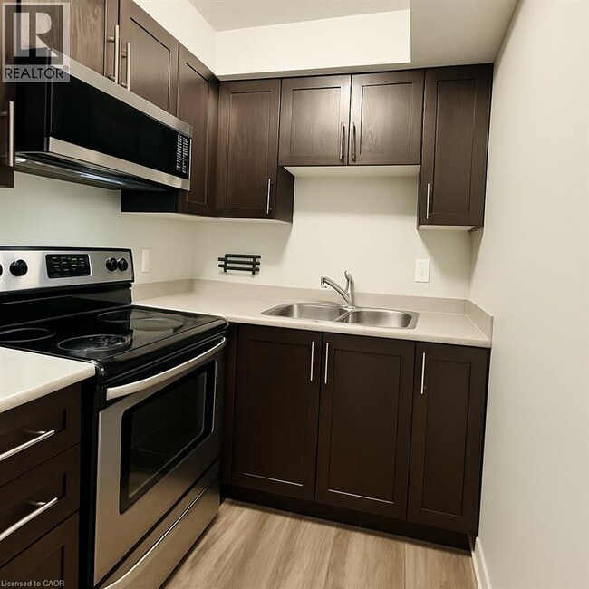 Building Photo - 185 Windale Crescent