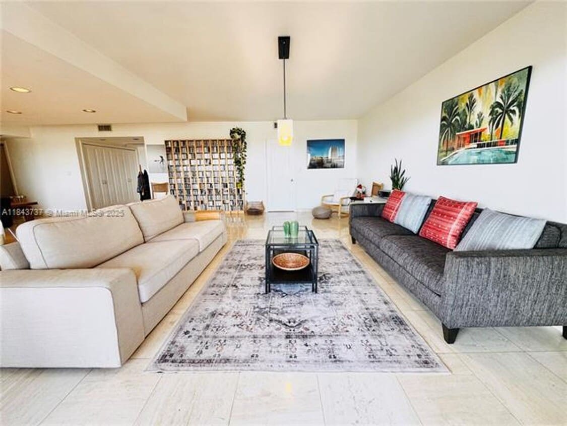 Photo - 1800 NE 114th St unit 2002 (A11843737)