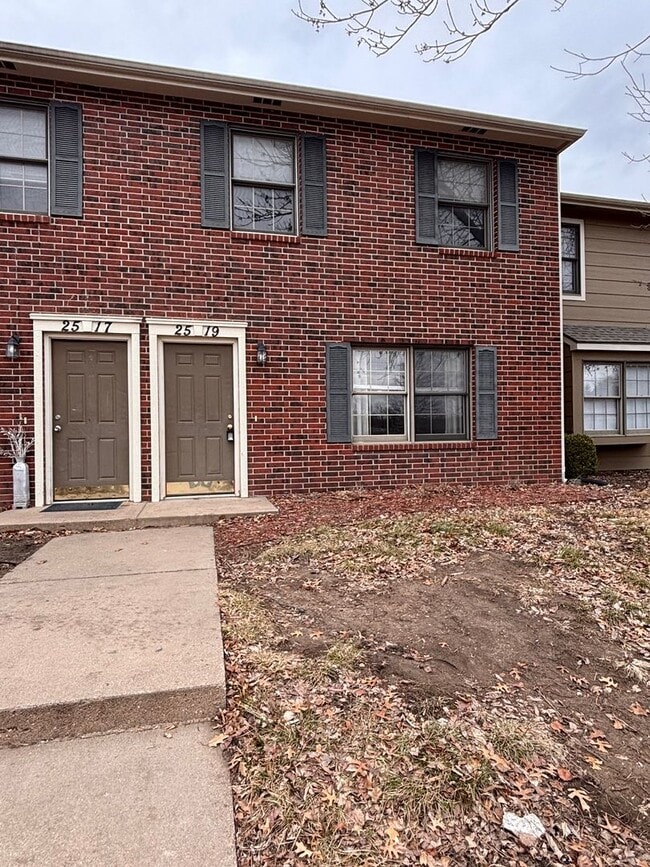 Building Photo - 2519 Candlecrest Cir