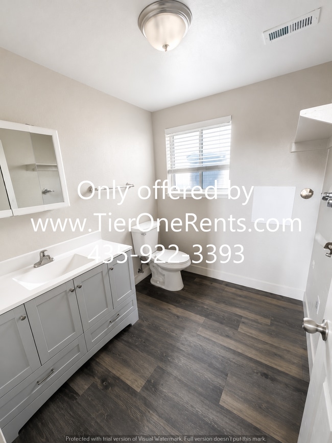 Building Photo - This property offers a NO DEPOSIT option available for qualified renters!