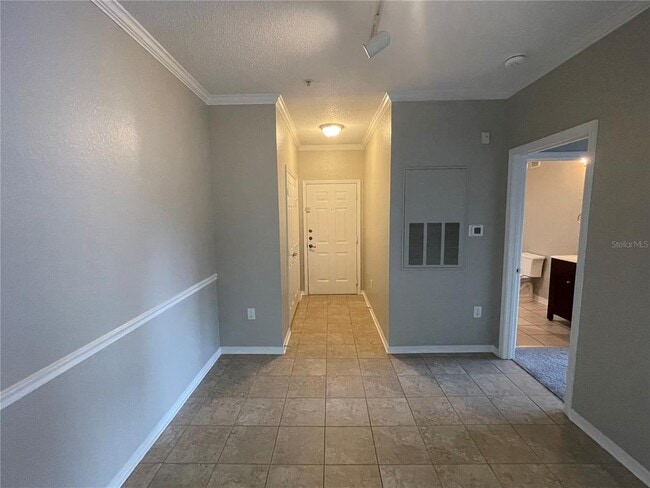Building Photo - 18001 Richmond Pl Dr