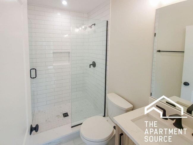 Building Photo - 2237 N Bissell St