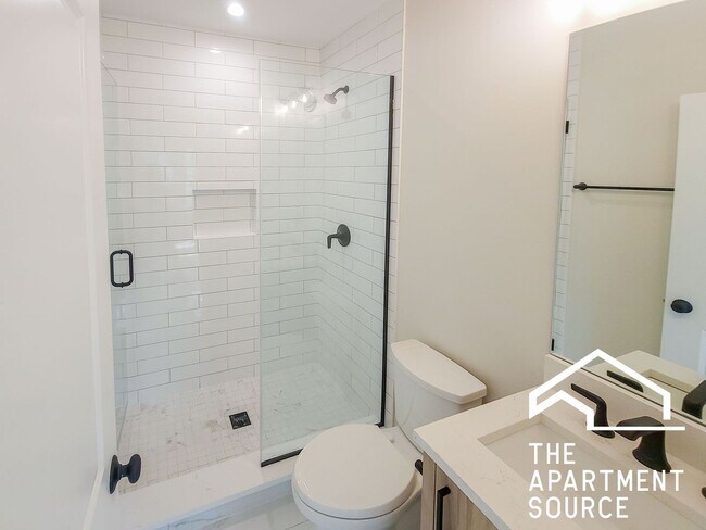 Photo - 2237 N Bissell St Apartment